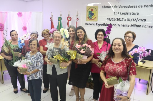 Mulheres recebem o reconhecimento do Legislativo Penhense