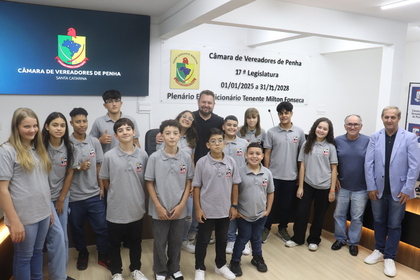 Câmara de Penha empossa vereadores mirins para o exercício de 2026