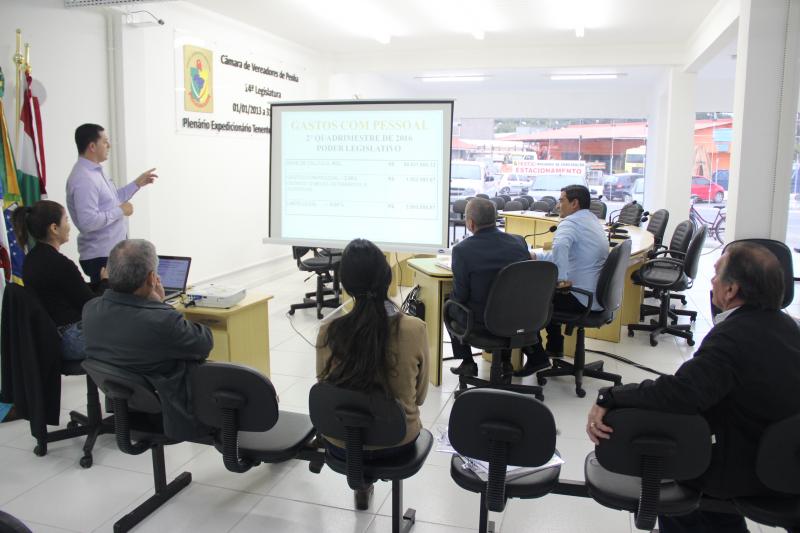 Legislativo penhense realiza audiências públicas Legislativo penhense realiza audiências públicas