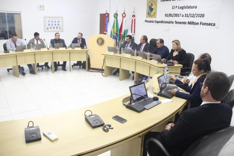 Vereadores aprovam gravação e transmissão ao vivo de licitações Vereadores aprovam gravação e transmissão ao vivo de licitações