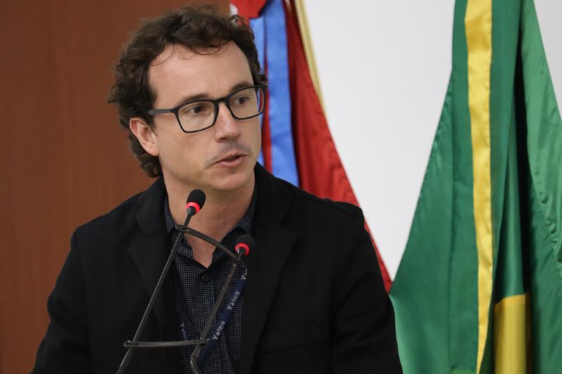 Representante da Autopista mostra projetos no Legislativo Penhense Representante da Autopista mostra projetos no Legislativo Penhense