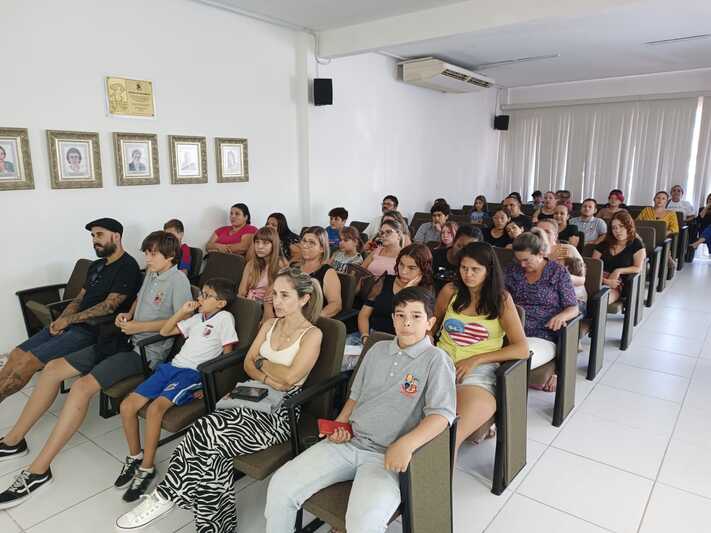 Câmara de Penha realiza solenidade de diplomação dos vereadores mirins Câmara de Penha realiza solenidade de diplomação dos vereadores mirins