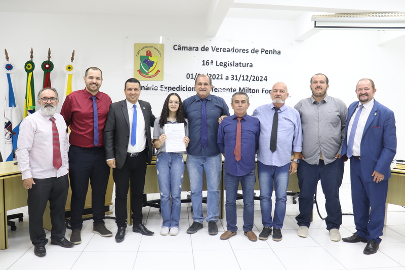 Aprovado projeto de lei que teve iniciativa de vereadora mirim Aprovado projeto de lei que teve iniciativa de vereadora mirim