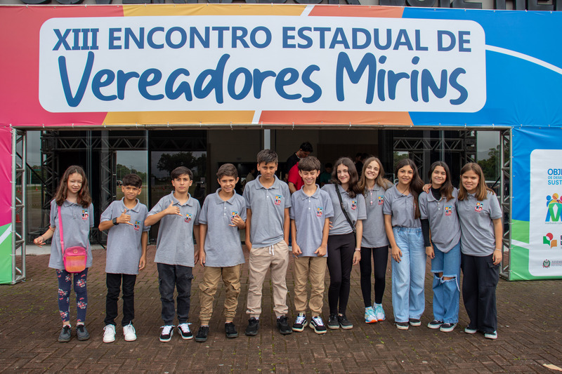 Vereadores mirins de Penha participam de encontro estadual Vereadores mirins de Penha participam de encontro estadual