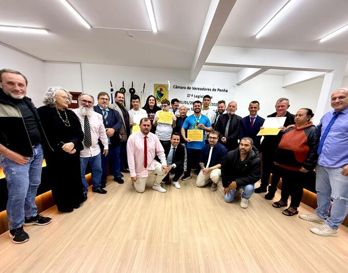 Atletas recebem moção de aplauso da Câmara de Penha Atletas recebem moção de aplauso da Câmara de Penha