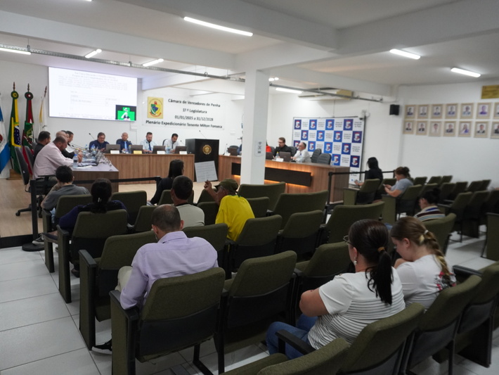 Câmara de Vereadores de Penha aprova três projetos e requer convocação de secretário na segunda reunião ordinária de 2026