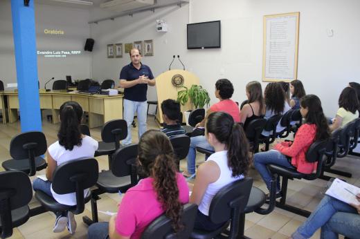 Parlamento de Penha realiza curso de capacitação para jovens da Câmara Mirim