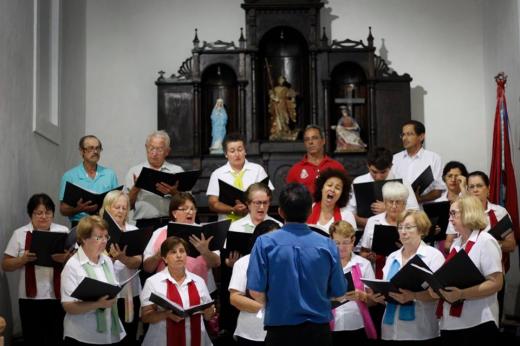 Reunião solene presta homenagem ao Coral Laci Simão Corrêa