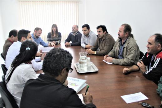 Vereadores se reúnem com representantes da empresa Águas de Penha