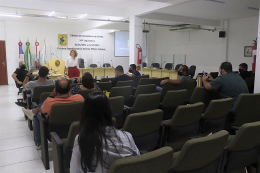 Equipe do CREAS apresenta suas demandas aos vereadores 