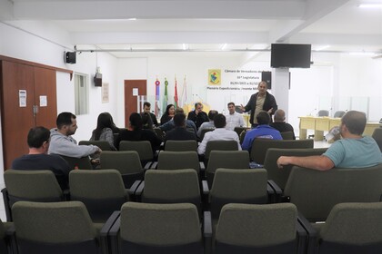 Vereadores fazem reunião com equipe da secretaria de Saúde de Penha 