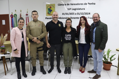 Violência doméstica é tema de roda de conversa na Câmara de Penha