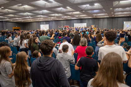 Vereadores mirins de Penha participam de encontro estadual