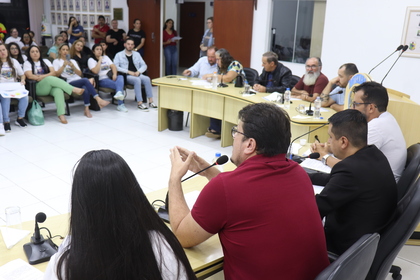 Prefeito assume compromisso de apresentar novos substitutivos aos projetos sobre educação inclusiva