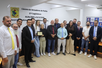 Câmara de Penha aprova projetos e moção de aplausos