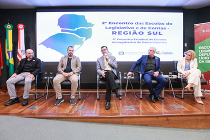 II Encontro de Escolas do Legislativo Regional Sul e IV Encontro Estadual de Escolas do Legislativo de Santa Catarina